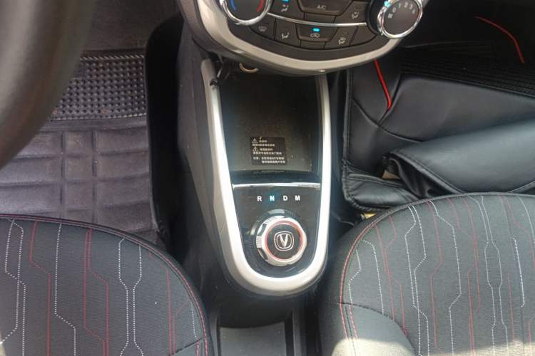 Used CHANGAN Benni 2015 1.4L IMT Luxury Model China V Standard Gear Lever