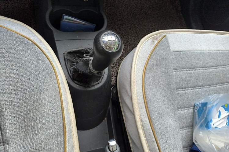Used CHANGAN Benni 2015 1.4L Manual Luxury Model China V Standard Gear Lever