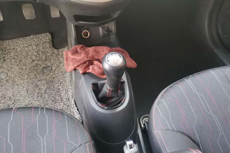 Used CHANGAN Benni 2015 1.4L Manual Luxury Model China V Standard Gear Lever