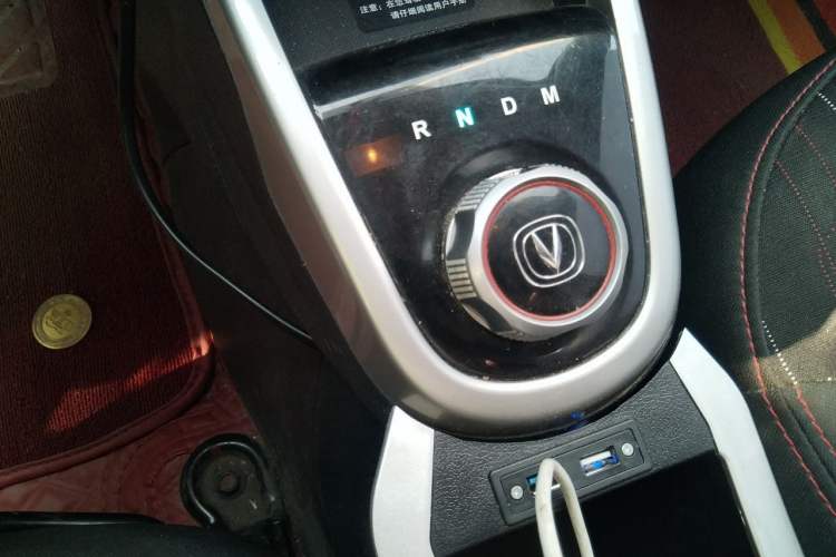 Used CHANGAN Benni 2015 1.4L IMT Luxury Model China V Standard Gear Lever