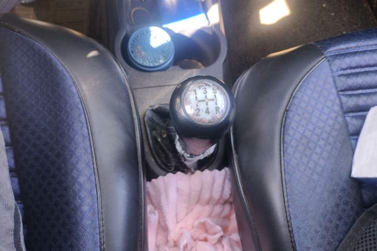 Used CHANGAN Benni 2015 1.4L Manual Luxury Model China V Standard Gear Lever