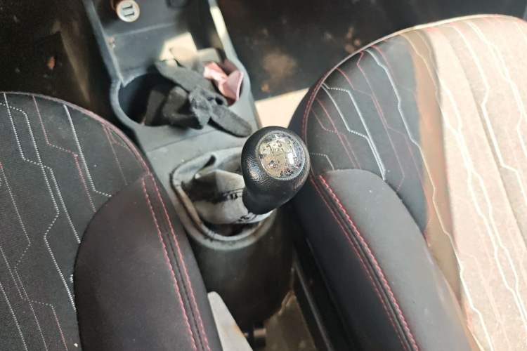Used CHANGAN Benni 2015 1.4L Manual Luxury Model China V Standard Gear Lever