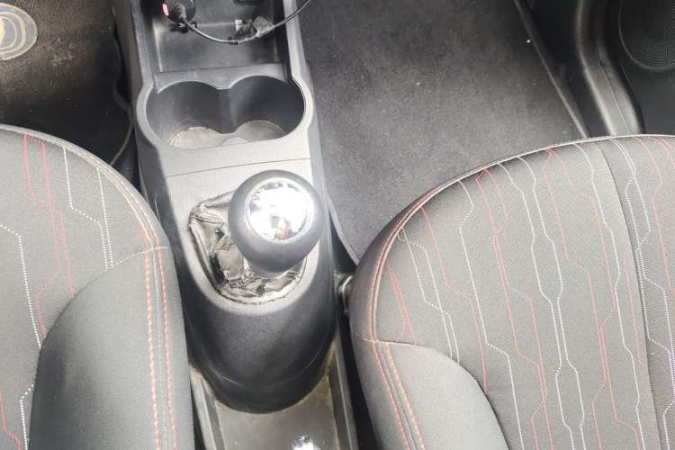 Used CHANGAN Benni 2015 1.4L Manual Luxury Model China IV Standard Gear Lever