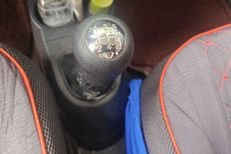 Used CHANGAN Benni 2015 1.4L Manual Luxury Model China V Standard Gear Lever