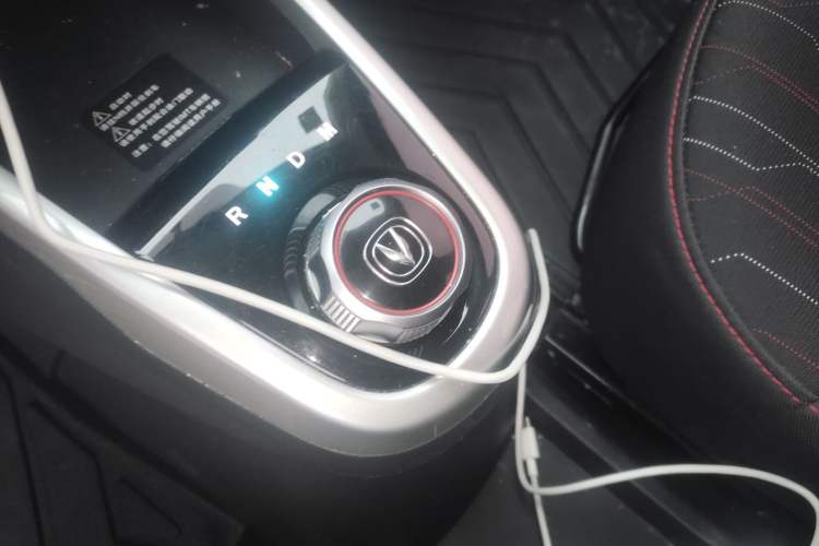 Used CHANGAN Benni 2015 1.4L IMT Luxury Model China V Standard Gear Lever