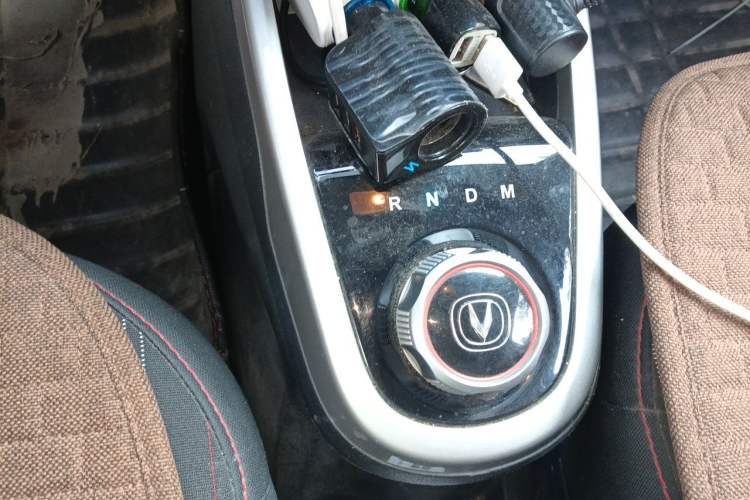 Used CHANGAN Benni 2015 1.4L IMT Luxury Model China V Standard Gear Lever