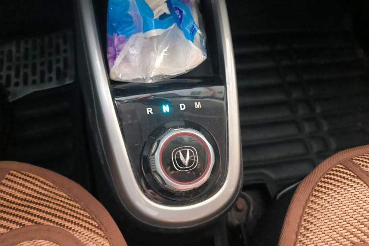 Used CHANGAN Benni 2015 1.4L IMT Luxury Model China V Standard Gear Lever