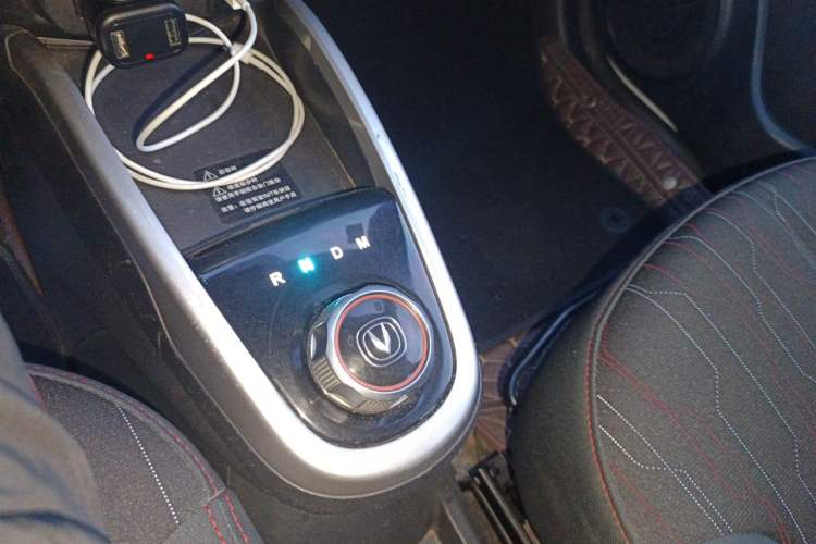 Used CHANGAN Benni 2015 1.4L IMT Luxury Model China V Standard Gear Lever