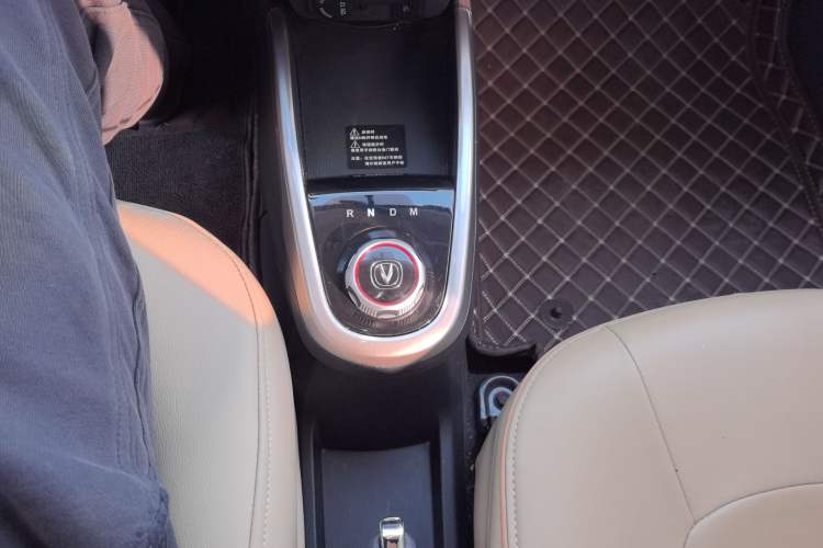 Used CHANGAN Benni 2015 1.4L IMT Luxury Model China V Standard Gear Lever