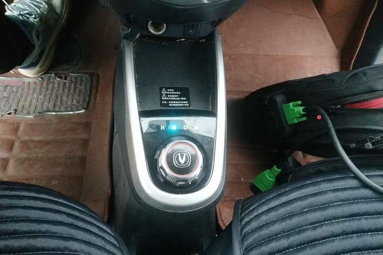 Used CHANGAN Benni 2015 1.4L IMT Luxury Version China IV Standard Gear Lever