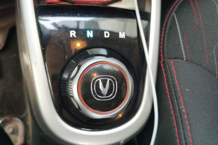 Used CHANGAN Benni 2015 1.4L IMT Luxury Model China V Standard Gear Lever