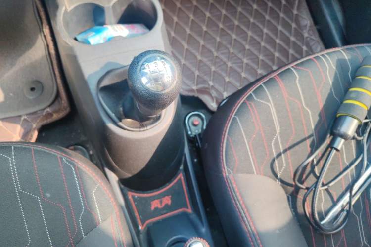 Used CHANGAN Benni 2015 1.4L Manual Luxury Model China V Standard Gear Lever