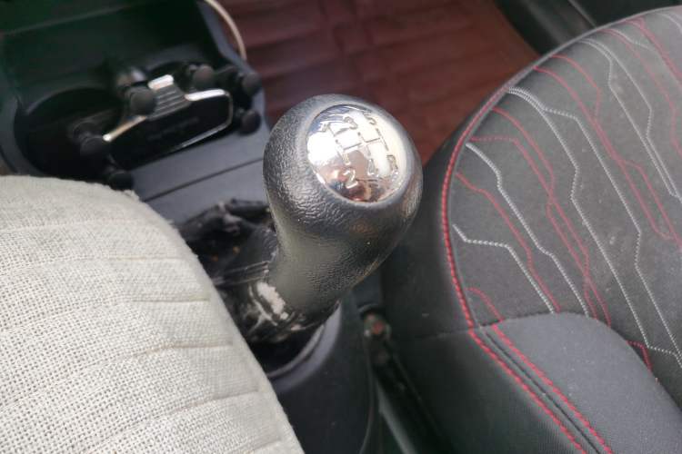 Used CHANGAN Benni 2015 1.4L Manual Luxury Model China V Standard Gear Lever