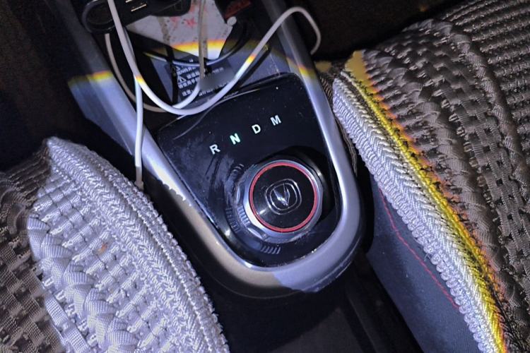 Used CHANGAN Benni 2015 1.4L IMT Luxury Version China IV Standard Gear Lever