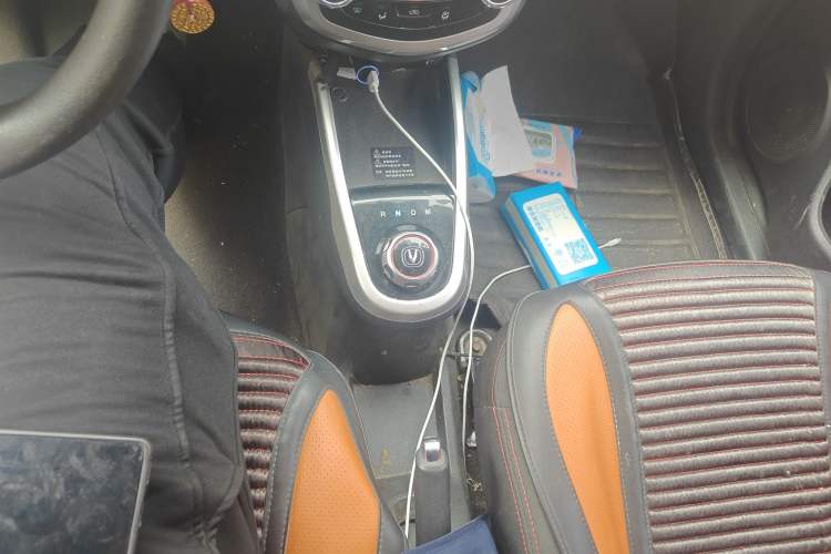 Used CHANGAN Benni 2015 1.4L IMT Luxury Model China V Standard Gear Lever