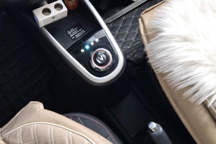 Used CHANGAN Benni 2015 1.4L IMT Luxury Model China V Standard Gear Lever