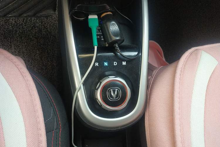 Used CHANGAN Benni 2015 1.4L IMT Luxury Model China V Standard Gear Lever