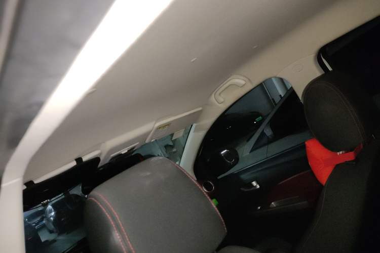 Used CHANGAN Benni 2015 1.4L IMT Luxury Model China IV Headliner