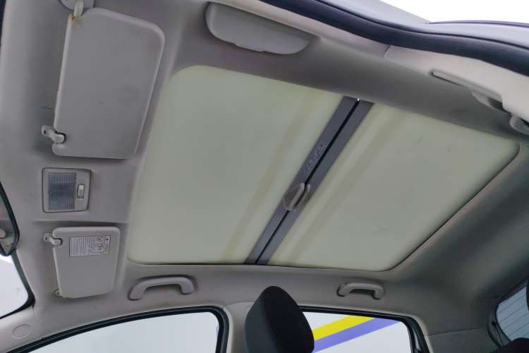 Used CHANGAN Benni 2015 1.4L IMT Sunroof Version China IV Standard Headliner