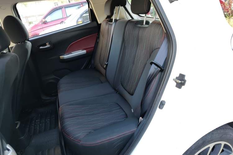 Used CHANGAN Benni 2015 1.4L IMT Luxury Model China V Standard Interior 1