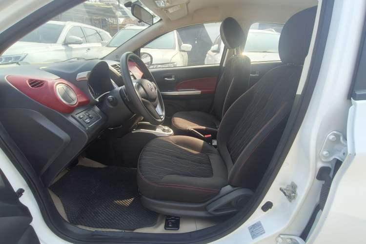 Used CHANGAN Benni 2015 1.4L IMT Luxury Model China V Standard Interior 1