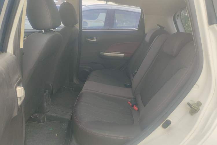Used CHANGAN Benni 2015 1.4L IMT Sunroof Version China V Standard Interior 1