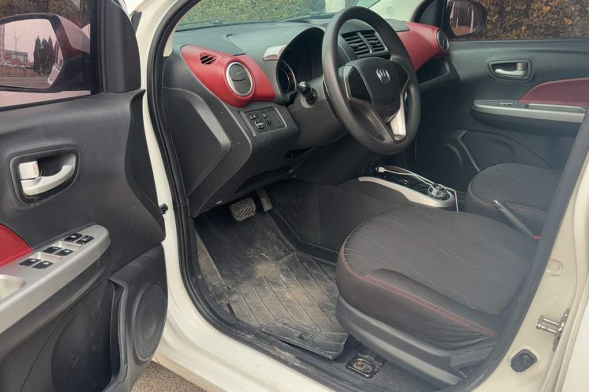 Used CHANGAN Benni 2015 1.4L IMT Luxury Model China V Standard Interior 1