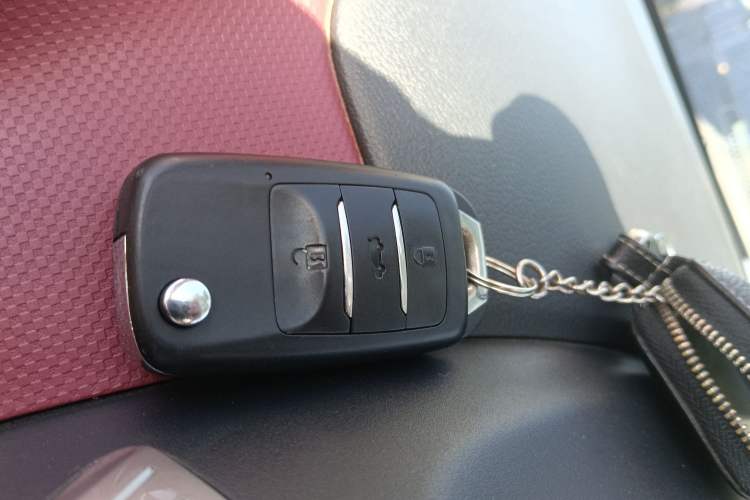 Used CHANGAN Benni 2015 1.4L Manual Luxury Model China IV Standard Interior 1
