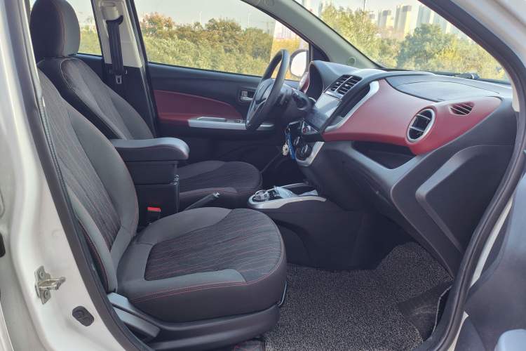 Used CHANGAN Benni 2015 1.4L IMT Luxury Model China V Standard Interior 10