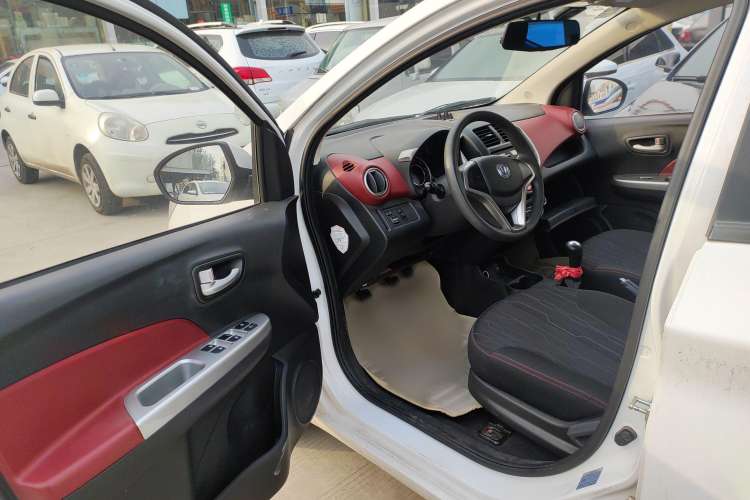 Used CHANGAN Benni 2015 1.4L Manual Luxury Model China V Standard Interior 2