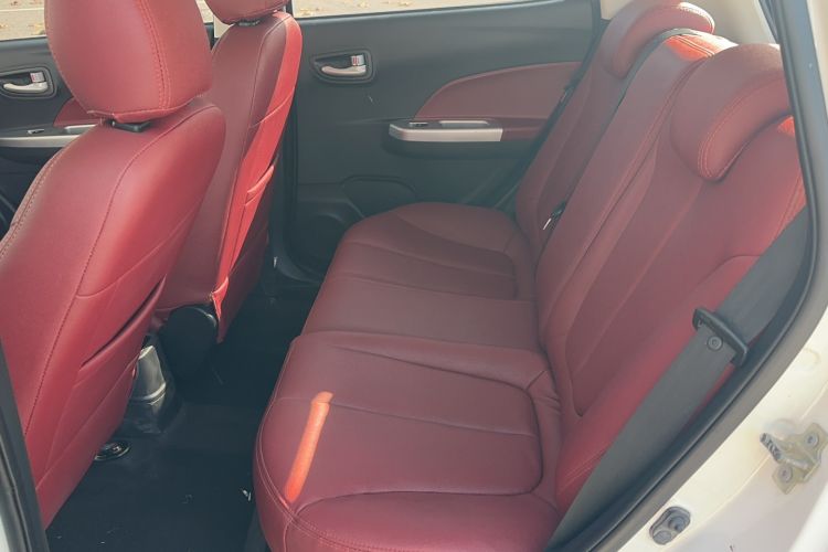 Used CHANGAN Benni 2015 1.4L IMT Luxury Model China V Standard Interior 2