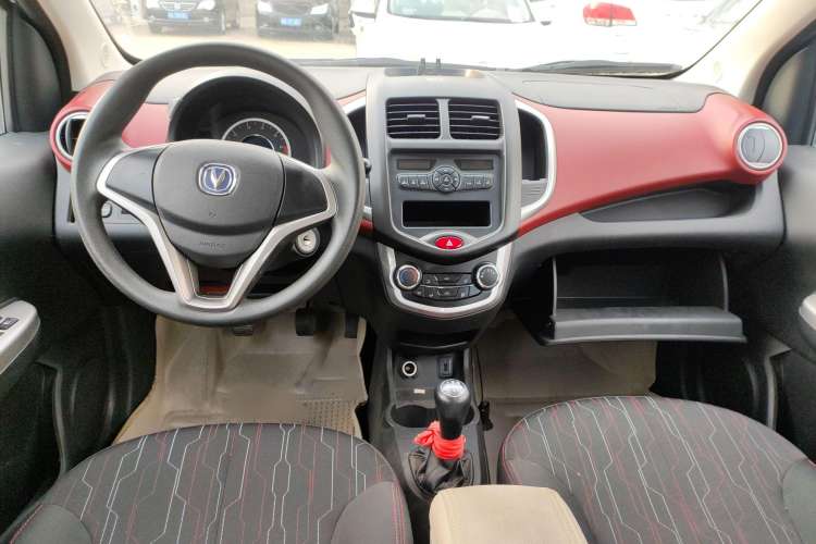 Used CHANGAN Benni 2015 1.4L Manual Luxury Model China V Standard Interior 3