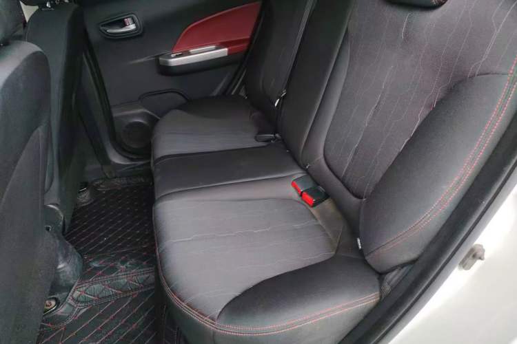 Used CHANGAN Benni 2015 1.4L IMT Prestige Model China V Standard Interior 3