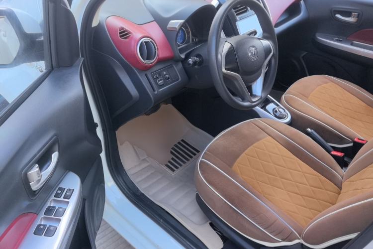 Used CHANGAN Benni 2015 1.4L IMT Luxury Model China V Standard Interior 3