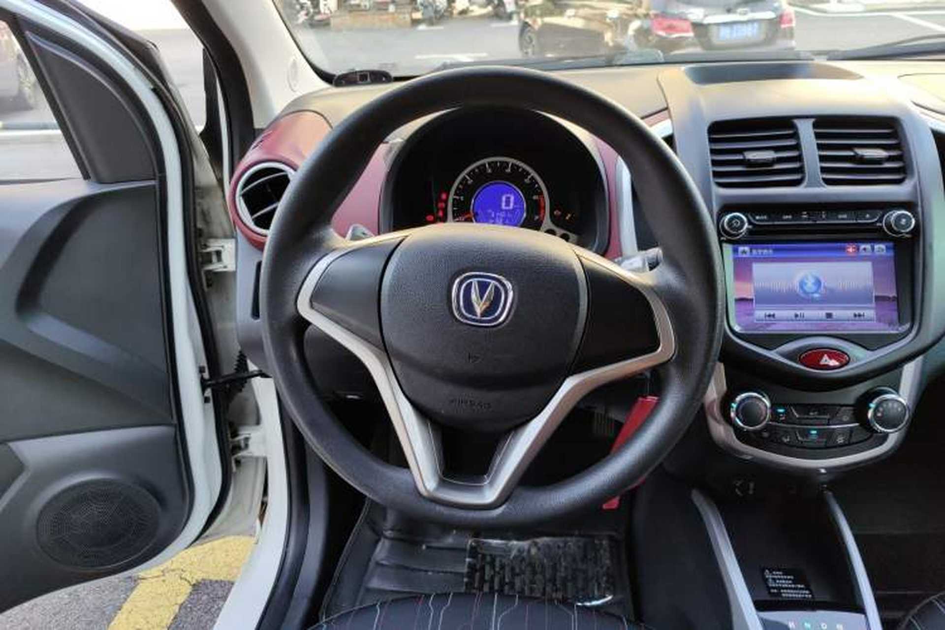 Used CHANGAN Benni 2015 1.4L IMT Luxury Model China V Standard Interior 4