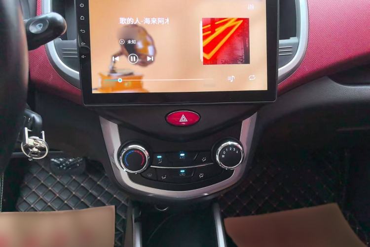 Used CHANGAN Benni 2015 1.4L IMT Luxury Model China V Standard Interior 4