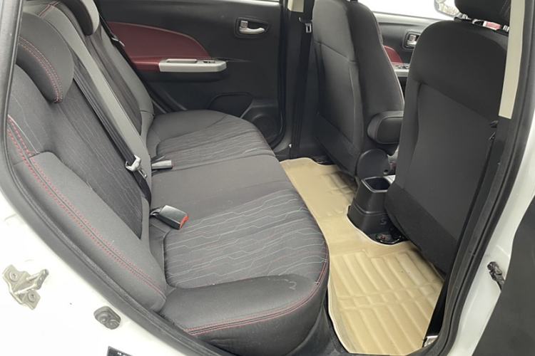 Used CHANGAN Benni 2015 1.4L IMT Luxury Model China IV Interior 6