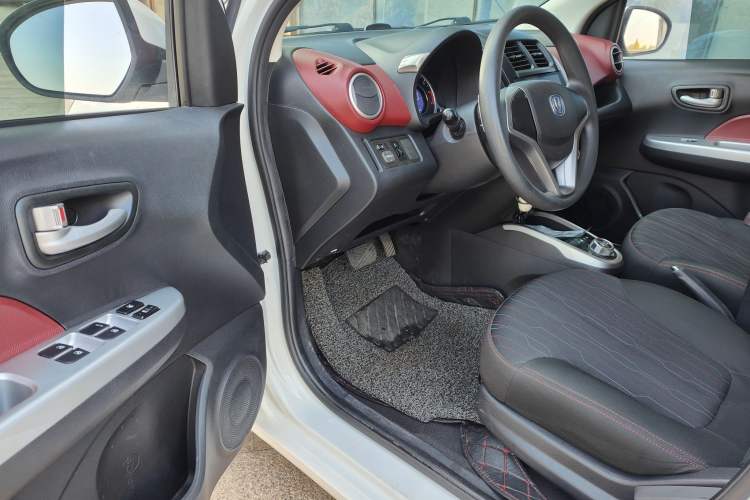 Used CHANGAN Benni 2015 1.4L IMT Luxury Model China V Standard Interior 6