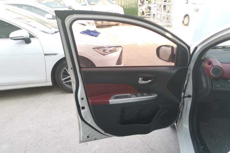 Used CHANGAN Benni 2015 1.4L Manual Luxury Model China V Standard Interior 7