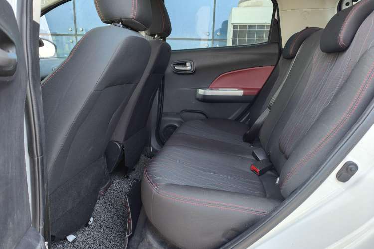 Used CHANGAN Benni 2015 1.4L IMT Luxury Model China V Standard Interior 7