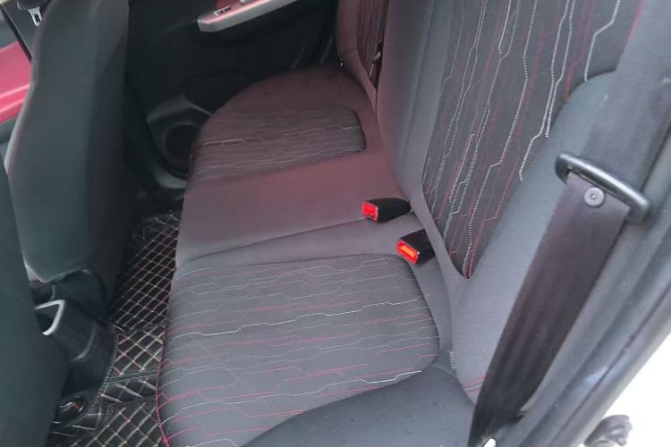 Used CHANGAN Benni 2015 1.4L IMT Luxury Model China V Standard Interior 7