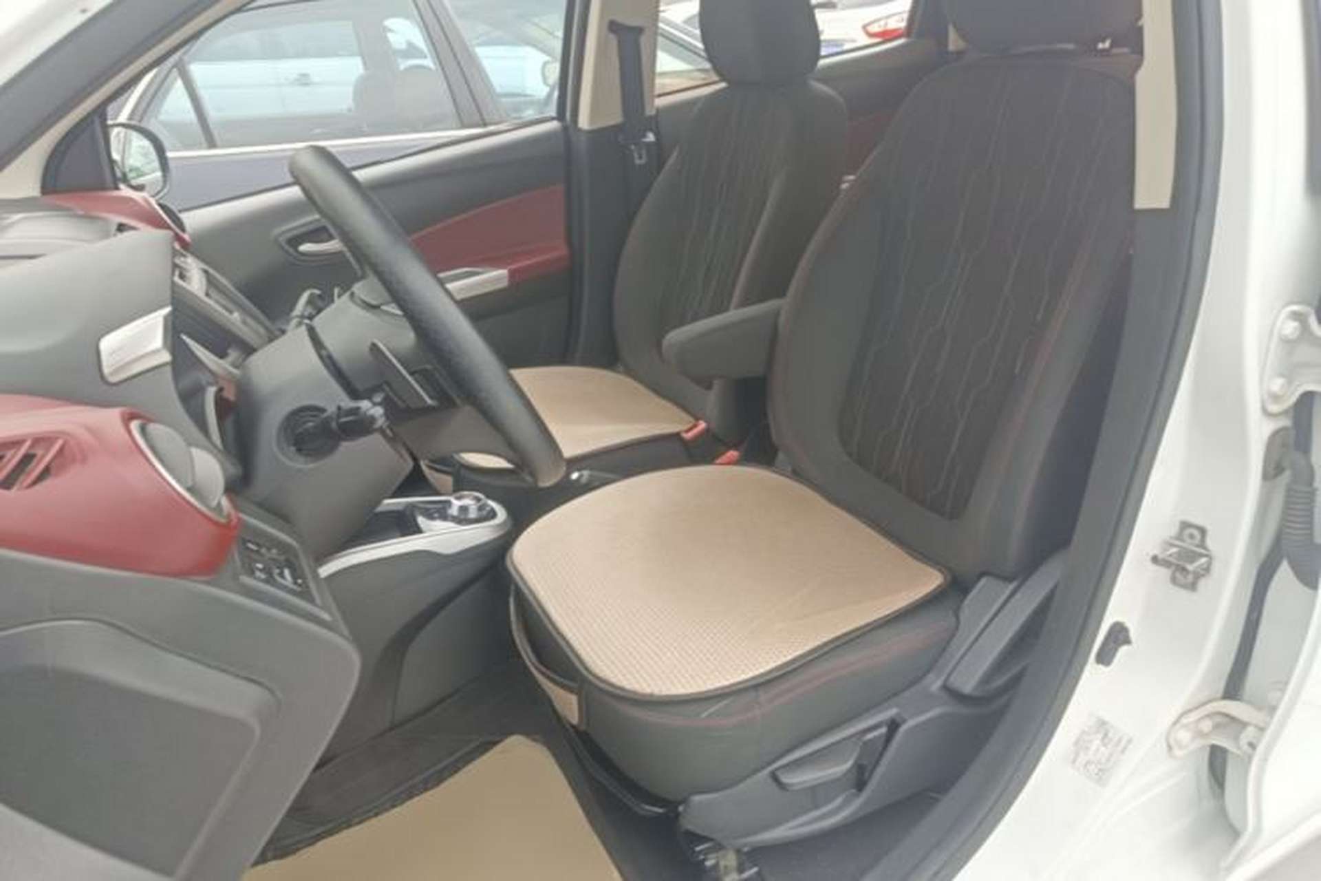 Used CHANGAN Benni 2015 1.4L IMT Luxury Model China IV Left Front Seat