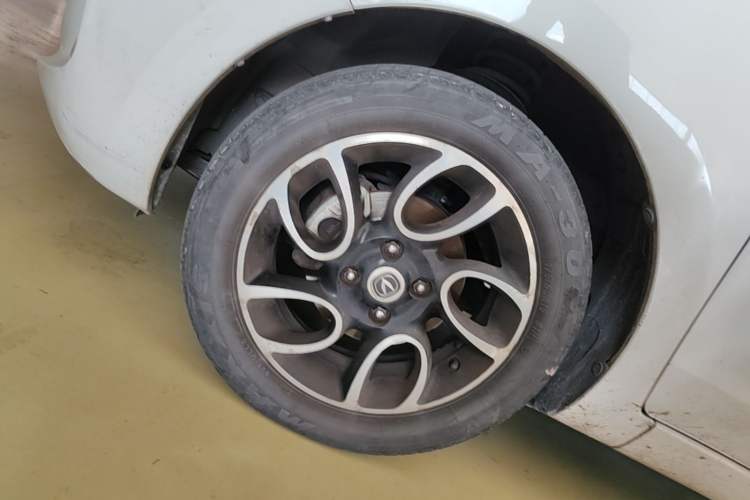 Used CHANGAN Benni 2015 1.4L IMT Luxury Model China V Standard Left Front Wheel Hub