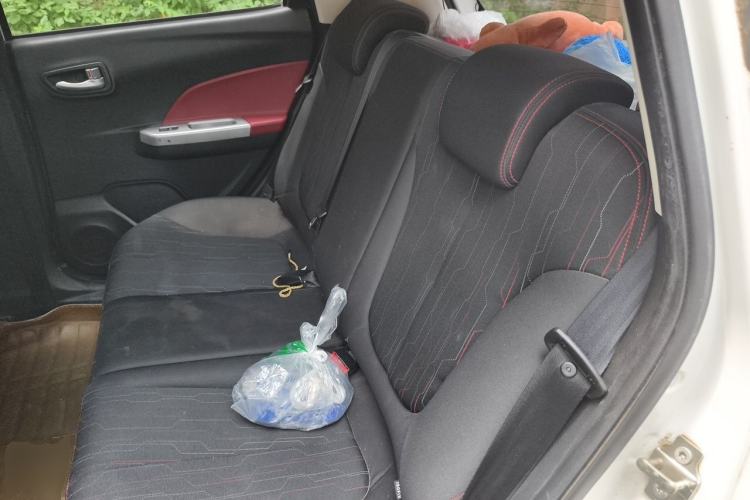 Used CHANGAN Benni 2015 1.4L IMT Prestige Model China V Standard Left Rear Seat