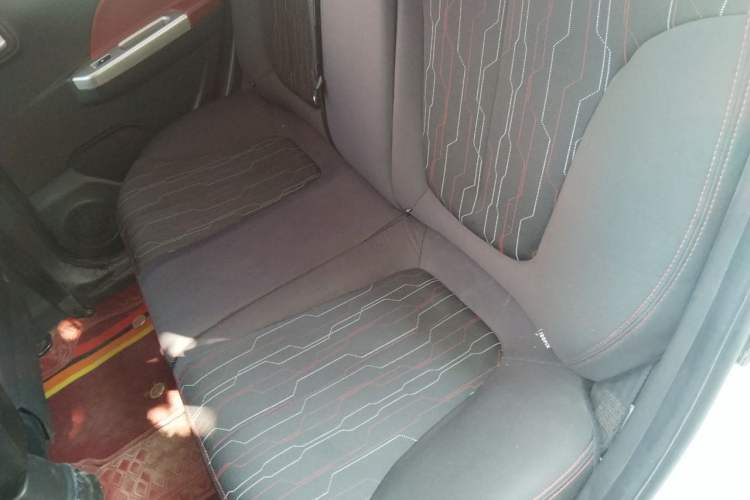 Used CHANGAN Benni 2015 1.4L IMT Luxury Model China V Standard Left Rear Seat