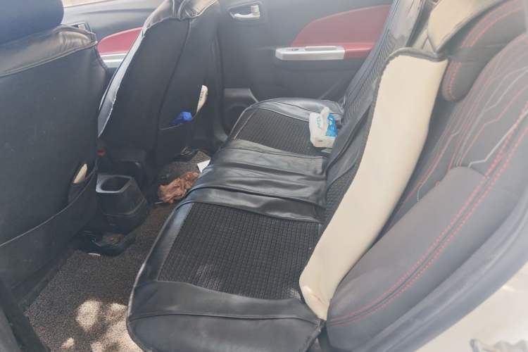 Used CHANGAN Benni 2015 1.4L IMT Luxury Model China V Standard Left Rear Seat