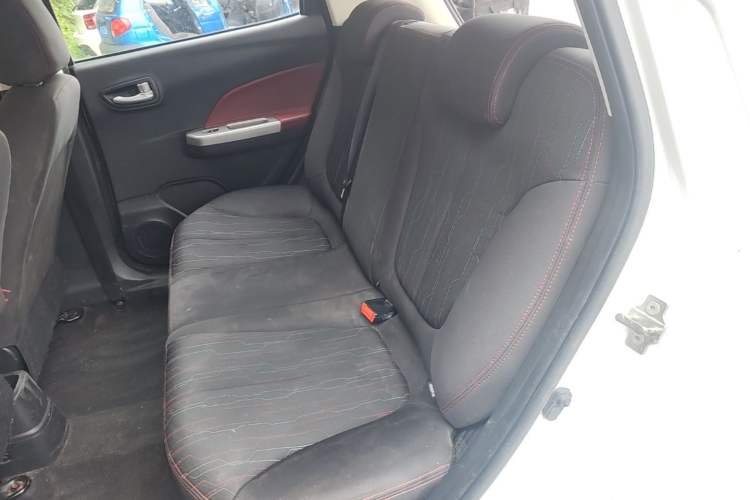 Used CHANGAN Benni 2015 1.4L IMT Prestige Model China V Standard Left Rear Seat