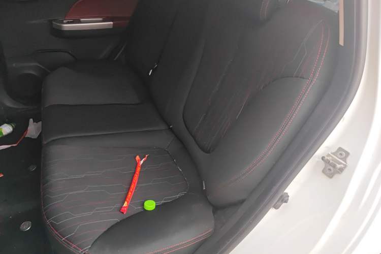 Used CHANGAN Benni 2015 1.4L IMT Prestige Model China V Standard Left Rear Seat