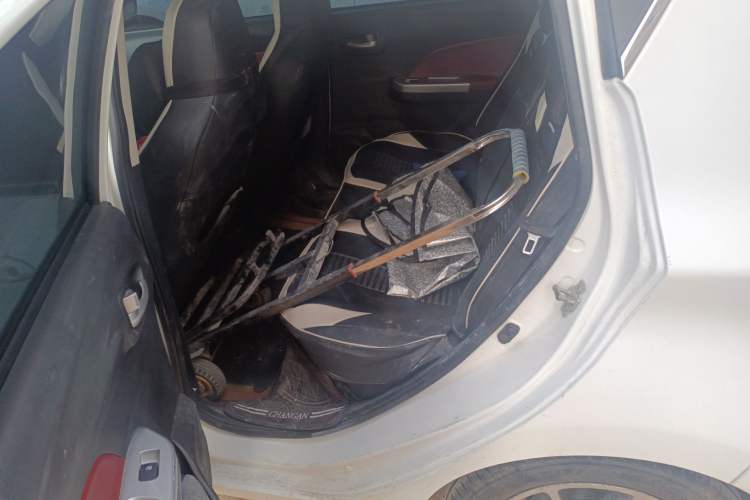 Used CHANGAN Benni 2015 1.4L IMT Prestige Model China V Standard Left Rear Seat