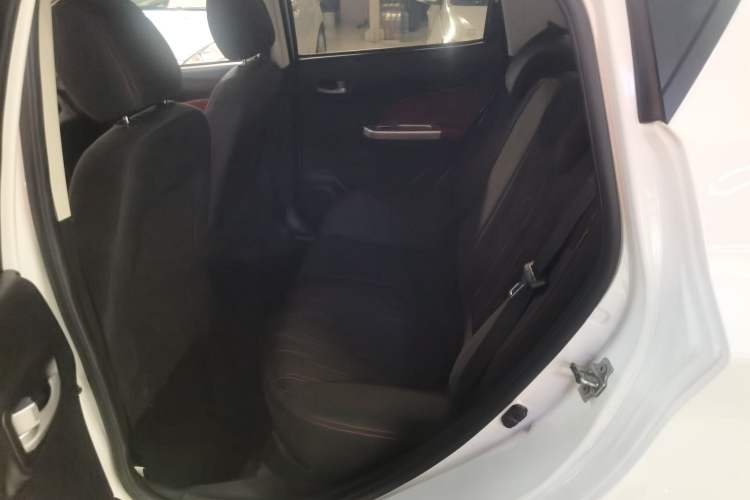 Used CHANGAN Benni 2015 1.4L IMT Luxury Model China V Standard Left Rear Seat